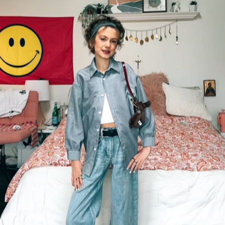 As Zuza Beine is just 13 years old, she isn't in any relationship for now.